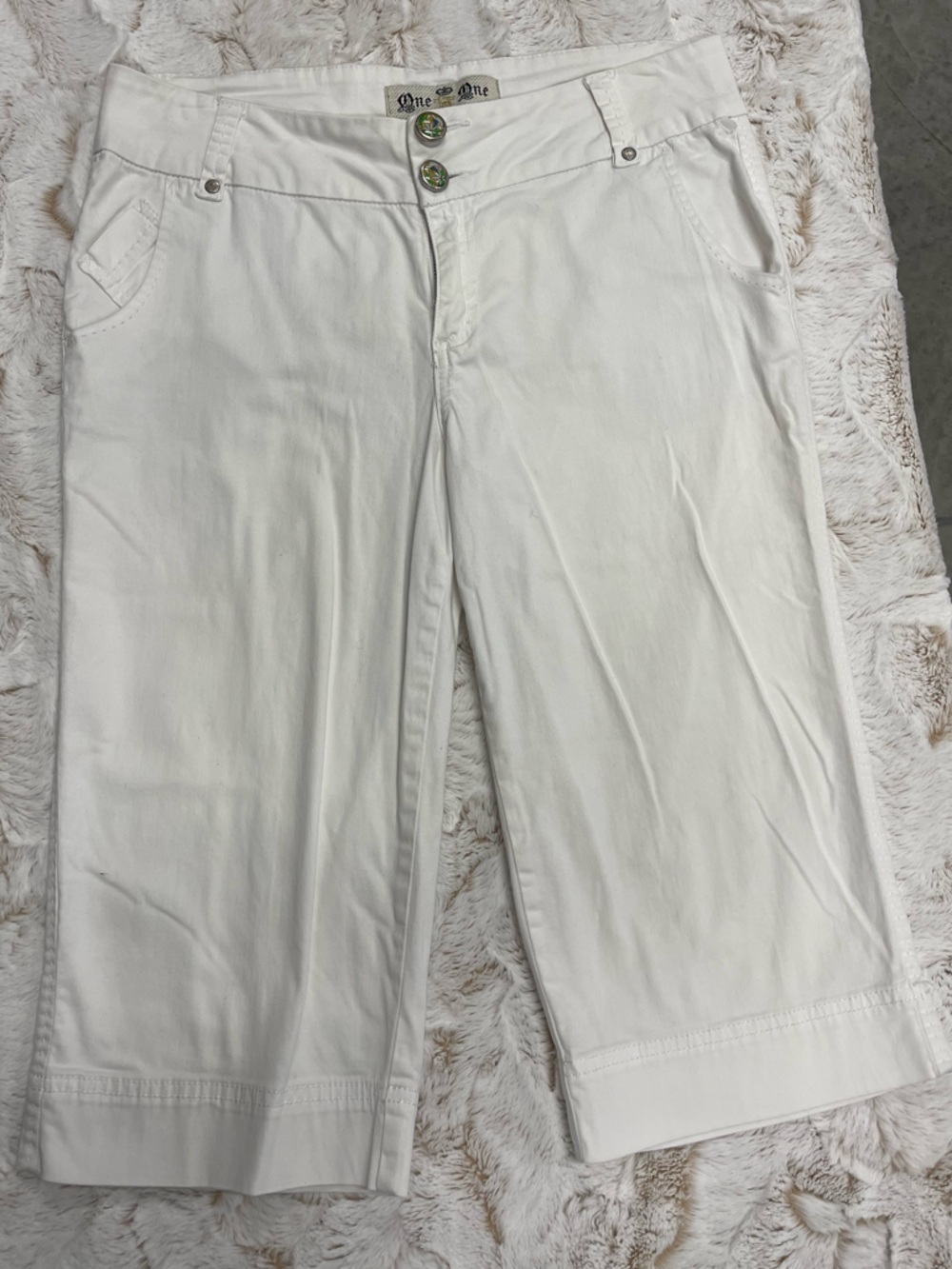one 5 one White Pants with Decorative Buttons
